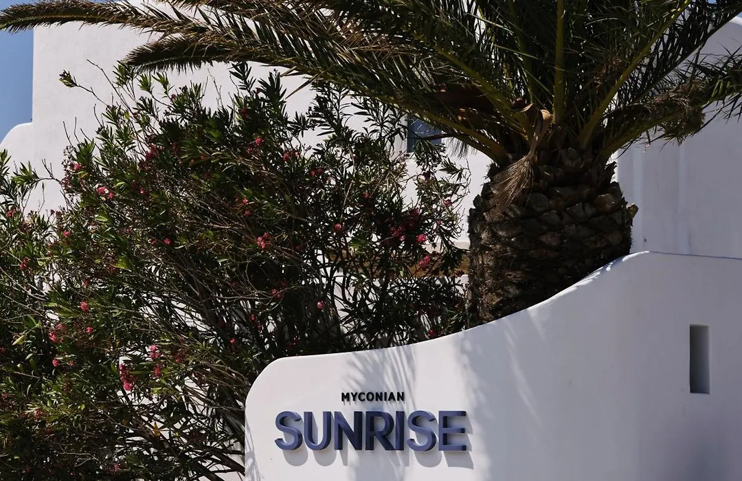 Myconian Sunrise Relais & Chateaux Hotel-1